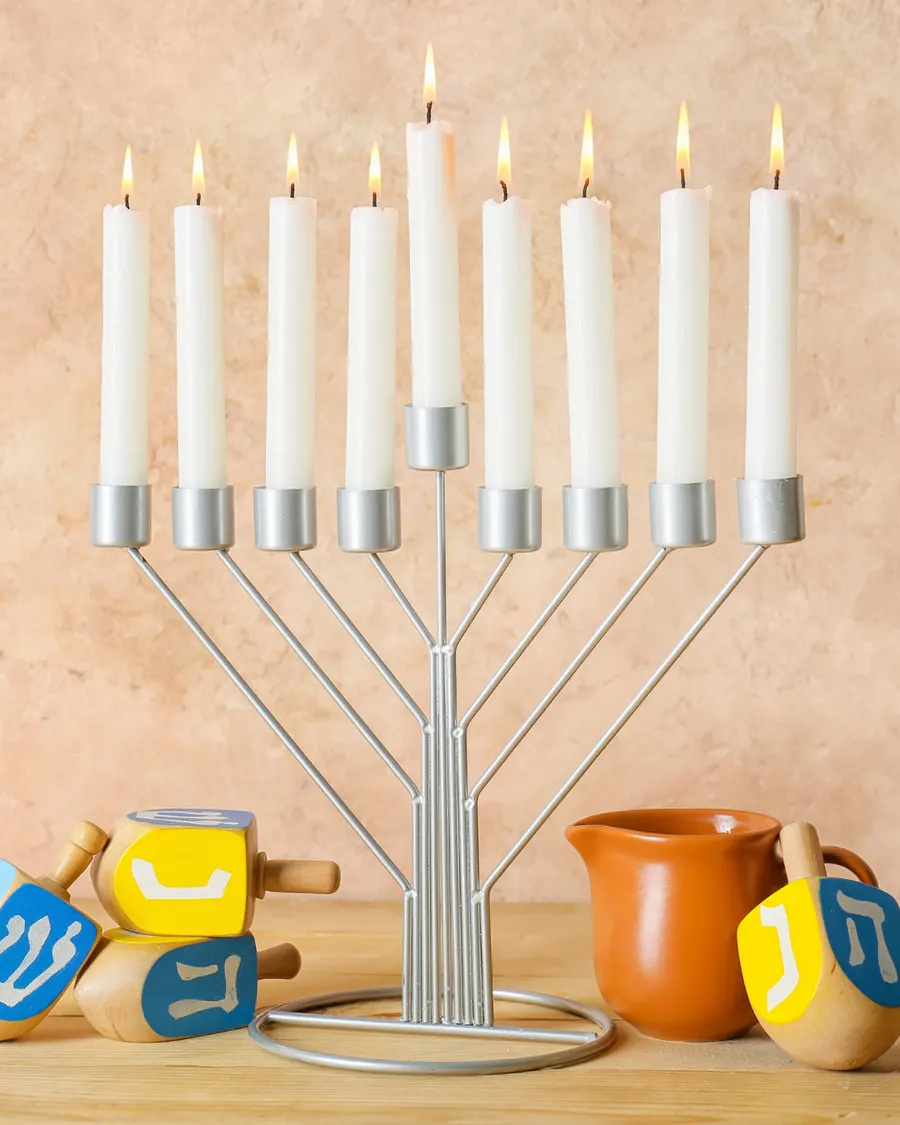 חנוכייה וסביבונים